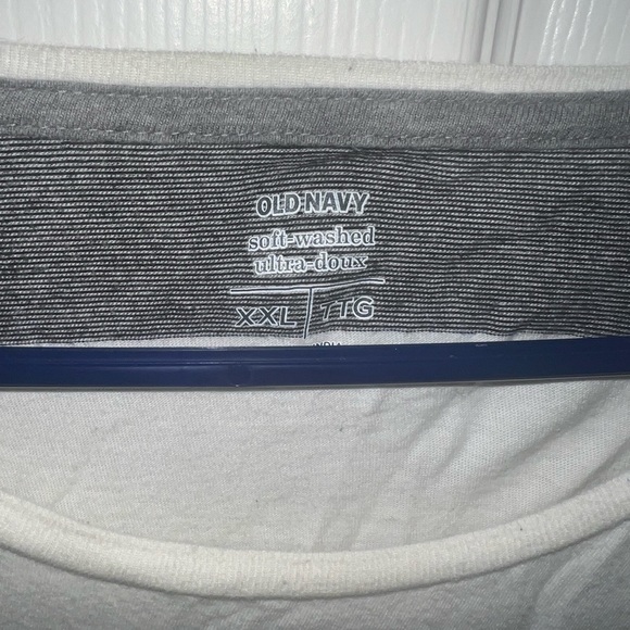 Old navy men’s t shirt - Picture 3 of 3